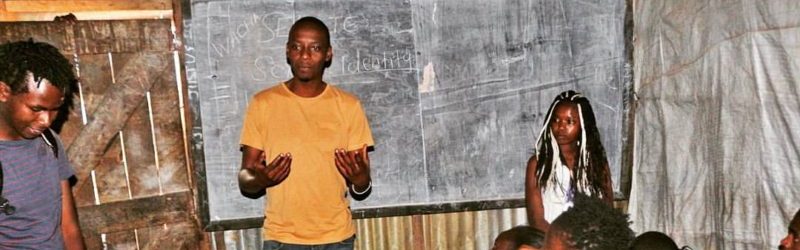 Titus Kuria teaching in Mathare, Kenya